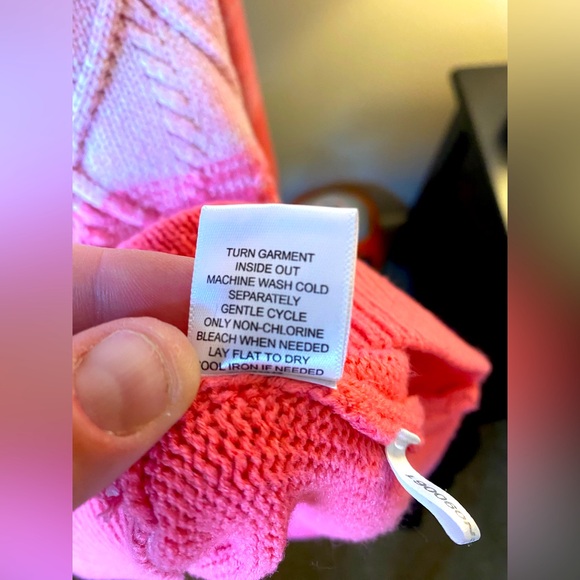 NWOT New York & Company Multi Pink Off The Shoulders Cowl Neck Sweater - Picture 11 of 11